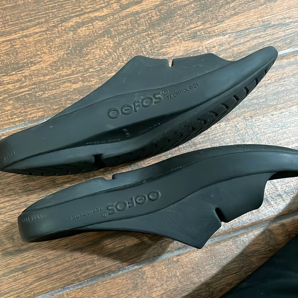 OOFOS woman’s slides - Picture 6 of 6